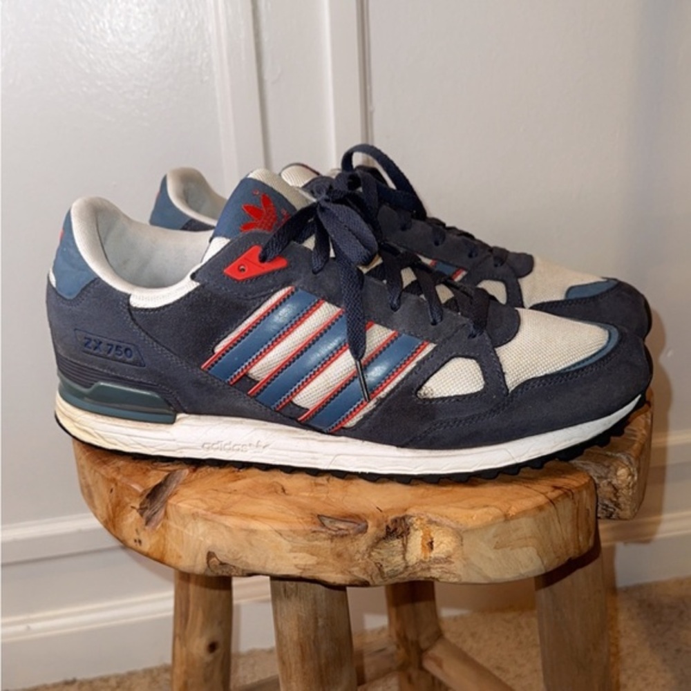 Menβs Adidas Navy and White Sneakers Size 12
